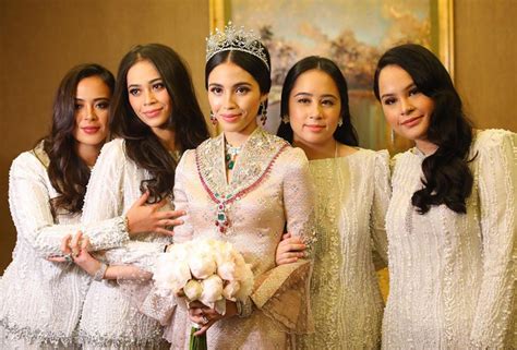 On 24 august 2018, she married his highness tengku abu bakar ahmad bin almarhum tengku arif bendahara tengku abdullah. Miliki Pesona Tersendiri, Ini 10 Wanita Kerabat Diraja ...