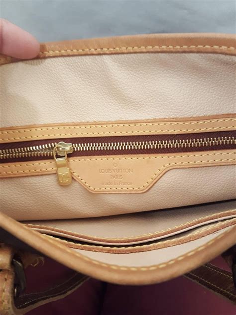 We did not find results for: Louis Vuitton Monogram Petite Bucket Bag For Sale at 1stdibs