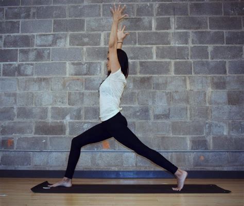 5 Yoga Poses (Stretches) For Tight Hip Flexors - Argentina Rosado Yoga | Tight hips, Tight hip 