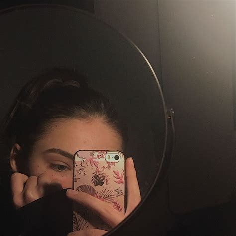 Pin By Kp On My Mirror Selfie Selfie Scenes