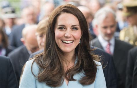 Kate Middleton Helped A Fan Solve A Crossword Puzzle Clue About Queen
