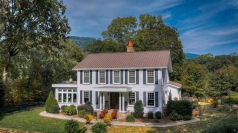 20 Best Colonial Style Houses That Are Incredibly Charming