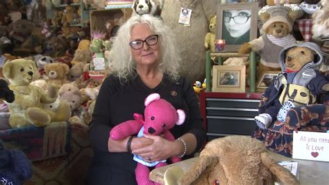 Un Bear Lievable The Woman Who Shares Her Home With 12000 Teddies