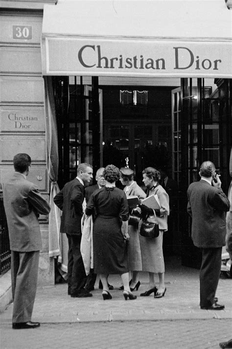 Christian Dior Biography Quotes And Facts Uk Moda Wallpaper