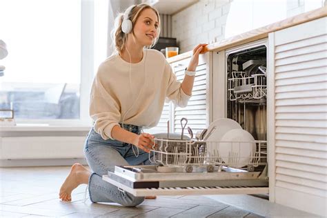 Should You Rinse Dishes Before Putting Them In A Dishwasher Howdykitchen