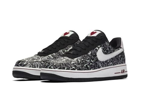You can head over to the sportswear giant's web store now to. Nike Air Force 1 '07 Premium SE Valentine's Day - alle ...