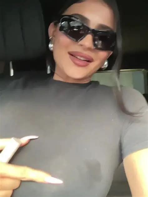 Kylie Jenner Lactates On Her Shirt While Slamming Haters New York Post