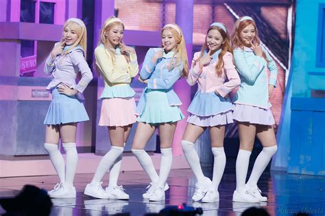 Korea Korean Kpop Idol Girl Group Band Red Velvets Hairstyles Pastel Skirt Outfit Fashion