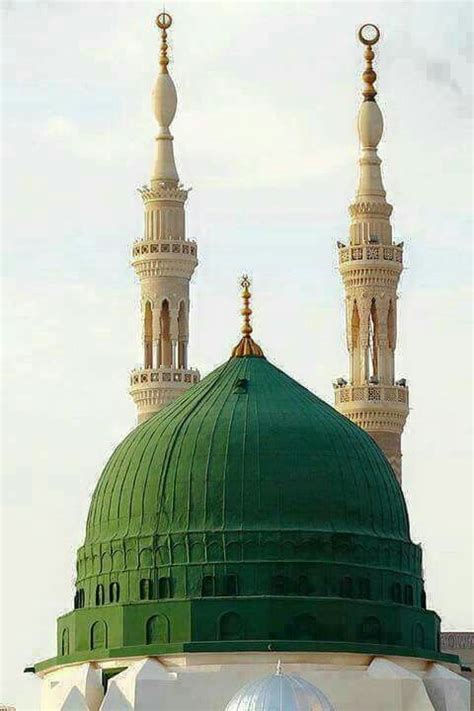 Breathtaking View Of The Green Dome Masjid Al Nabavi Medina