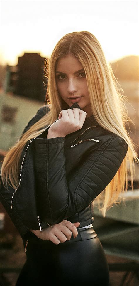X Blonde Women In Leather Jacket Samsung Galaxy Note S S