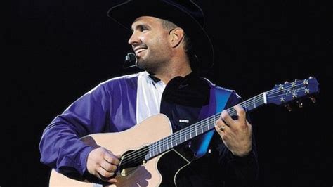 What Hes Doing Now Garth Brooks To Play For Dublin Gaa Herie