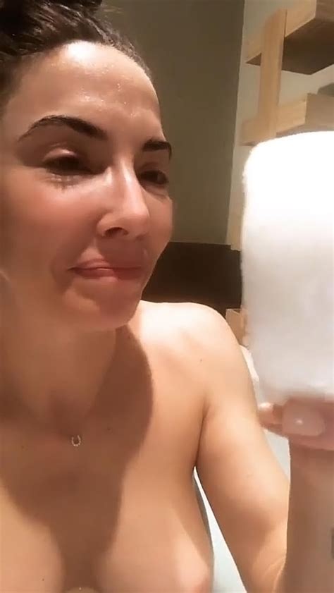 Whitney Cummings Nude Leaked Pics Nip Slip Porn Video