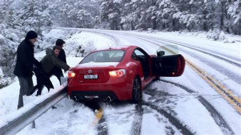 Snow And Ice Driving Fails Winter Car Crash Compilation 2019 Youtube