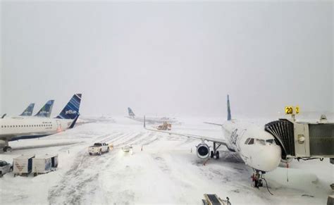 Over 2000 Us Flights Cancelled Due To Heavy Snow Ahead Of Christmas Holidays