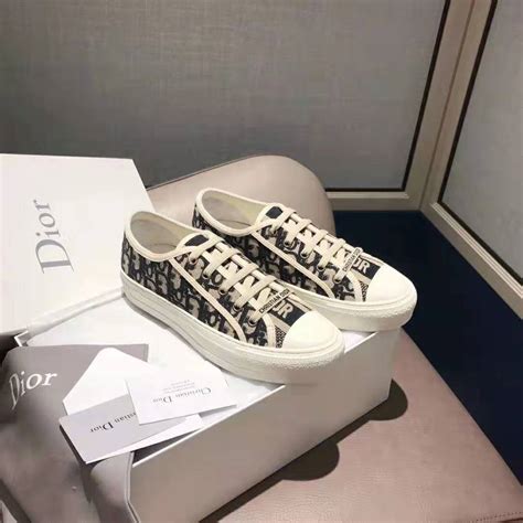 Dior Women Walkndior Sneaker Blue Dior Oblique Embroidered Cotton Lulux