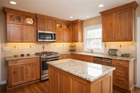 White oak cabinet doors are an excellent choice for kitchens and bathrooms where wood is exposed to steam, water, food and daily use. Countertop Ideas For Light Oak Cabinets Why Is Everyone ...
