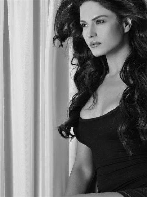 Veena Malik Pictures Hot Famous Celebrities