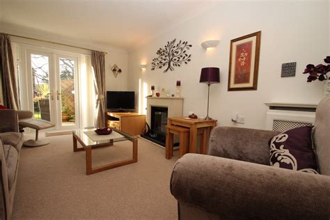 2 Bedroom Retirement Cottage In Mudeford Estate Agents Mudeford