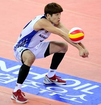배구 네트 ― baegu neteu ― volleyball net. 배구 선수 사이에서 농구화 인기, 그 까닭은? | ㅍㅍㅅㅅ