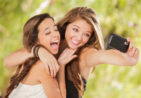 Pictures 6 Easy Tips To Look Good In Selfies Taking Selfies