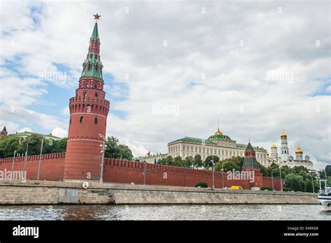 Moscow Kremlin Building In Summer Time Stock Photo Alamy