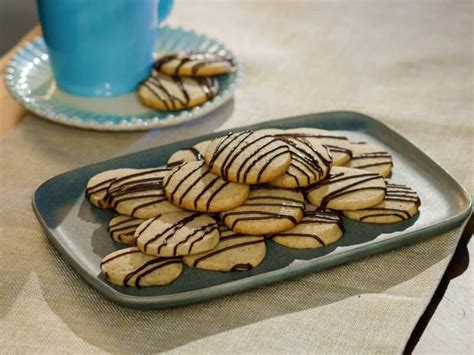 As author trisha yearwood says of this cake, you may take a look at the layers and think, there is no way i'm making this at home! Dark Chocolate Chai Cookies Recipe | Trisha Yearwood | Food Network