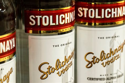 La Vodka Stolichnaya Devient Stoli En Réponse à La Russie Crumpe