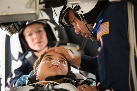 Whats It Like To Work As A Flight Nurse Or Flight Paramedic At Reach