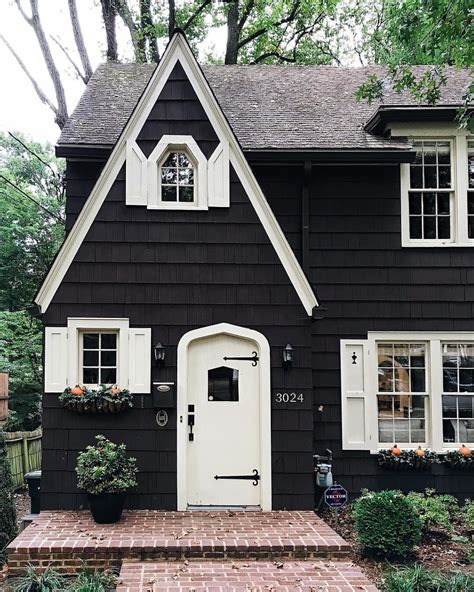 Black House Exterior A Bold And Timeless Choice House Exterior