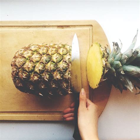 Learn To Cut A Fresh Pineapple