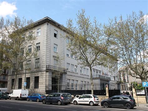 It has two campuses in moscow. Scuola Statale Italiana di Madrid - Wikipedia