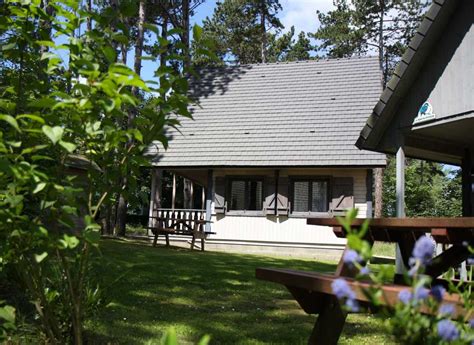 Buanderie et station de vidange. Camping du Domaine de la Dune Fleurie, Terrain de camping ...