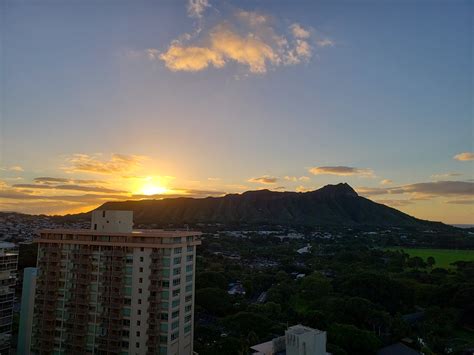 20200119072742 Waikiki Sunrise Roger Byrd Flickr