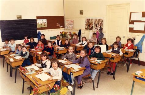 Photo De Classe Ecole Primaire Renaison De 1980 Ecole Maternelle Et