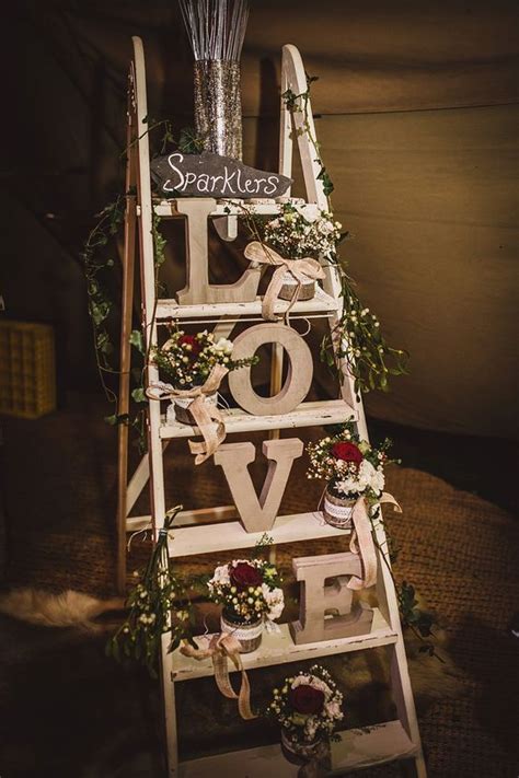 20 Christmas Wedding Decorations To Blow Your Mind Away Bridal