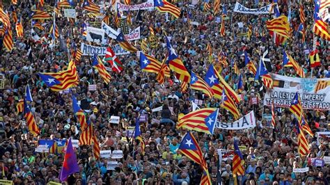 thousands join barcelona protests for jailed catalan leaders