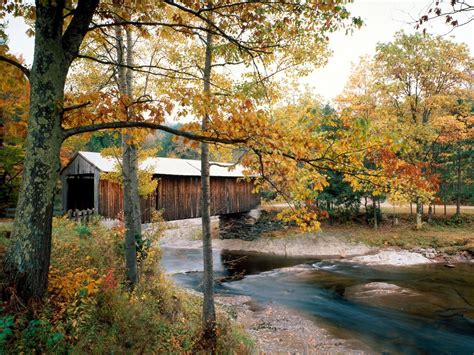 1600x1200 River Bridge Waterville Vermont Autumn Trees Wallpaper