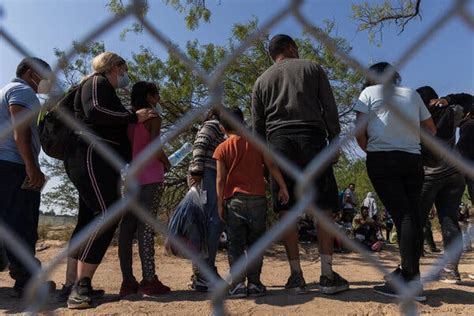 Us To Begin Allowing Migrants To Apply For Asylum Under A New System The New York Times