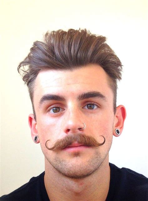 Handlebar Mustache Style In 2019 Hipster Hairstyles Men Hipster Hairstyles Dapper Haircut
