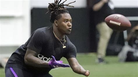 Shaquem Griffin Football Player With One Hand Looks To Make History