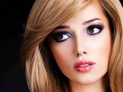Women Face Blonde Makeup Painted Nails Hd Wallpaper Wallpaperbetter