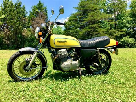 It gained some 80s styling to complement the 748cc dual overhead cam engine, a unit that produced 78 hor… 1976 Honda CB750F Super Sport *BARN FIND | Custom cafe ...