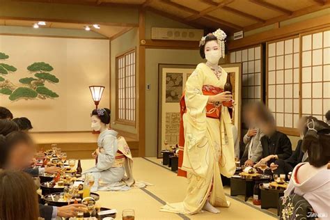 is she a geisha maiko or geiko meet the maiko of kyoto hyper japan