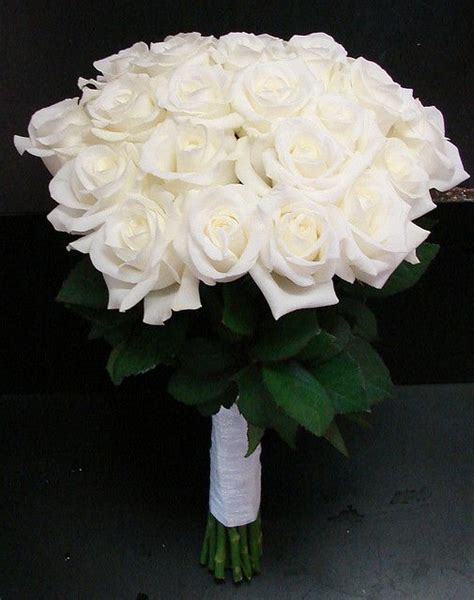 Two Dozen White Rose Brides Bouquet Rosas Blancas Rosas Rojas