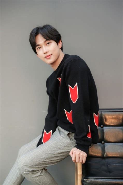 However, his stage name is just si wan. Poze Si-wan Yim - Actor - Poza 17 din 30 - CineMagia.ro