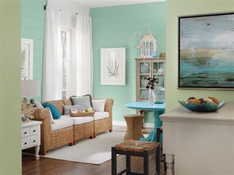 For this theme a beautiful fish painting or a wave on an ocean on large part of your wall is the best to attract lots of attention. Ocean-Inspired Home Decorating Ideas