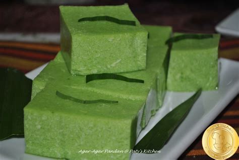 Coconut milk and pandan juice are cooked with agar agar powder and then pour into a mould and then chill layer by layer to form the beautiful green and white layers. PATYSKITCHEN: AGAR-AGAR SANTAN PANDAN / SCREWPINE CREAMY JELLY