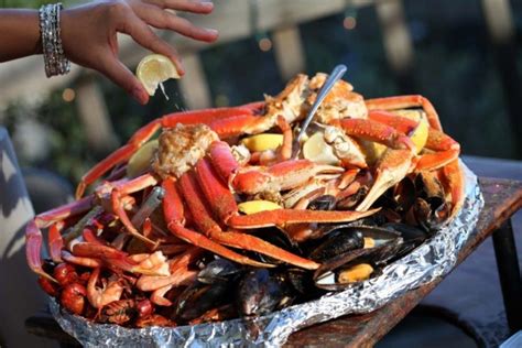 We've researched and found some answers on great places savannah locals love to eat. Savannah Seafood Restaurants: 10Best Restaurant Reviews