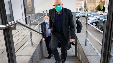 Dies teilte gesundheitsminister manne lucha (grüne) in stuttgart mit. Regierungsbildung in Baden-Württemberg: Kretschmanns ...