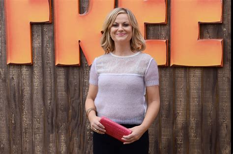 Amy Poehler Reveals Writing Topless Relaxes Her